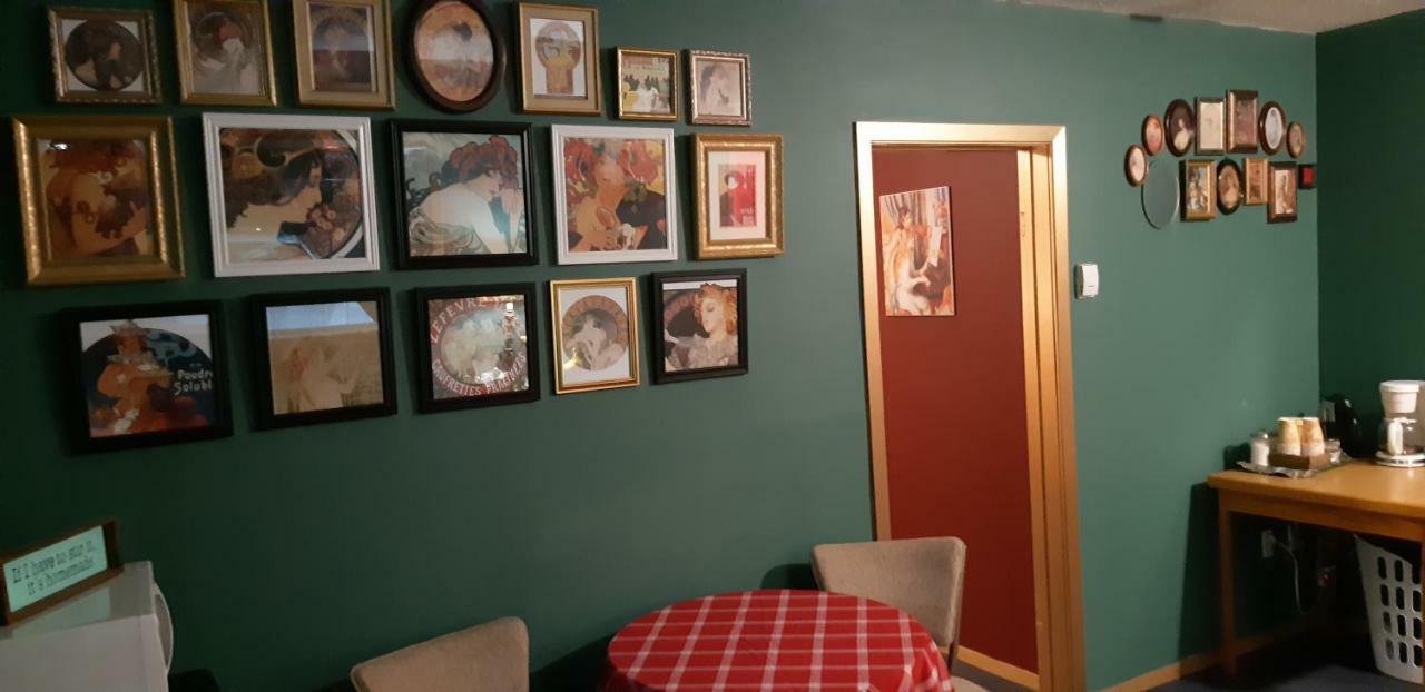 Ranchmen Motel Medicine Hat Eksteriør bilde